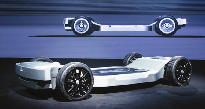 2025、自動車企業の決戦「次の千億コース」